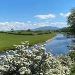 Cosy On Edge Of District Nyaraló Little Broughton