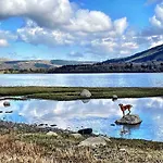 Cosy On Edge Of District Nyaraló *
